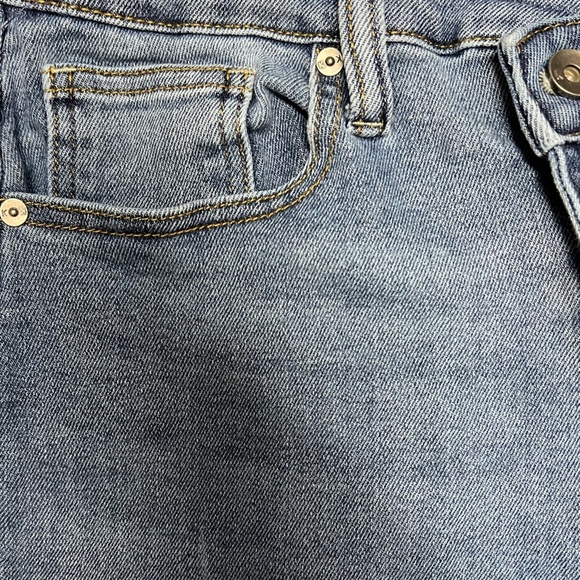 Kendall + Kylie Jean Shorts Size 13/31 - Picture 4 of 7